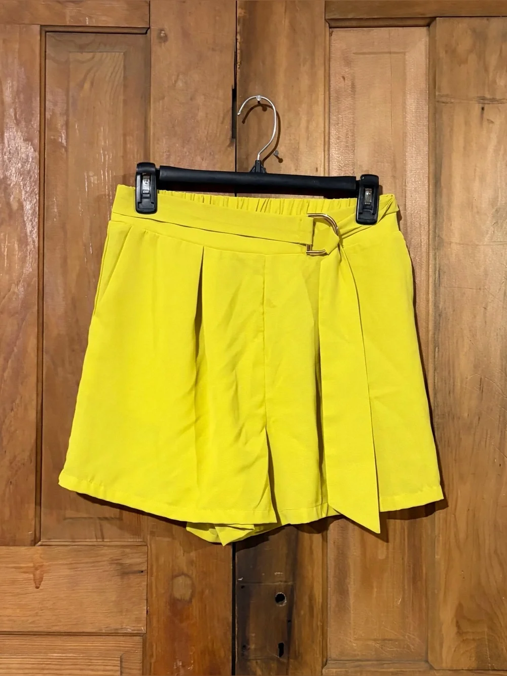Milk & Honey – Wrap Skort Shorts Mini Skirt Pull-On Buckle Detail Yellow – Sz. S
